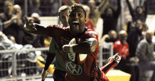 Toulon s fullback Delon Armitage scores during Top 14 Toulon s fullback Delon Armitage scores during Top 14