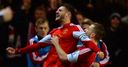Saints hold 10-man Arsenal