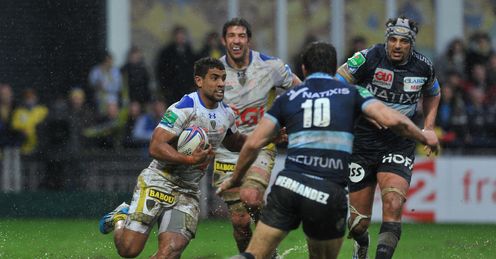 Clermont s French centre Wesley Fofana L runs with the ball Clermont s French centre Wesley Fofana L runs with the ball