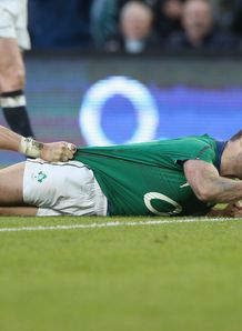 Rob Kearney scoring for Ireland Rob Kearney scoring for Ireland