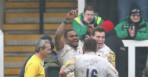 Josh Drauniniu of Worcester L celebrates with team mates Josh Drauniniu of Worcester L celebrates with team mates