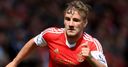 Shaw happy to stay at Saints