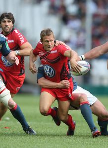 Jonny Wilkinson offloading in Toulon versus Munster Heineken Cup semi final Jonny Wilkinson offloading in Toulon versus Munster Heineken Cup semi final