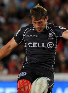 Sharks centre Francois Steyn kicking at goal Sharks centre Francois Steyn kicking at goal