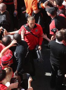 jonny wilkinson arrives toulon v leinster jonny wilkinson arrives toulon v leinster