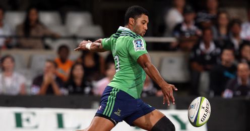 Highlanders fly half Lima Sopoaga kicking from hand Highlanders fly half Lima Sopoaga kicking from hand