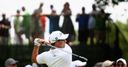 Scott closes on leading pack