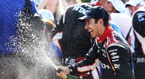 Castroneves ends drought
