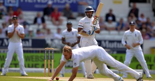 Kumar Sangakkara built an important partnership with Mahela Jayawardene