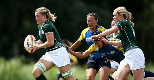 UNION SHARON LYNCH OF IRELAND (L) BREAKS FREE AND GOES ON TO SCORE A TRY DURING THE IRB WOMEN'S RUGBY WORLD CUP POOL B MATCH BETWEEN UNION SHARON LYNCH OF IRELAND (L) BREAKS FREE AND GOES ON TO SCORE A TRY DURING THE IRB WOMEN'S RUGBY WORLD CUP POOL B MATCH BETWEEN