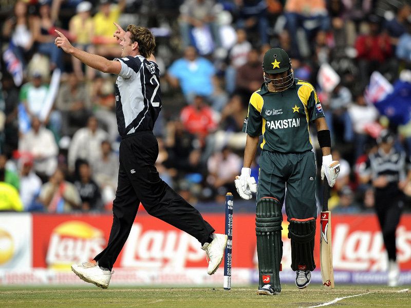 Shoaib-Malik-out-Champions-Trophy-New-Zealand_2368475.jpg