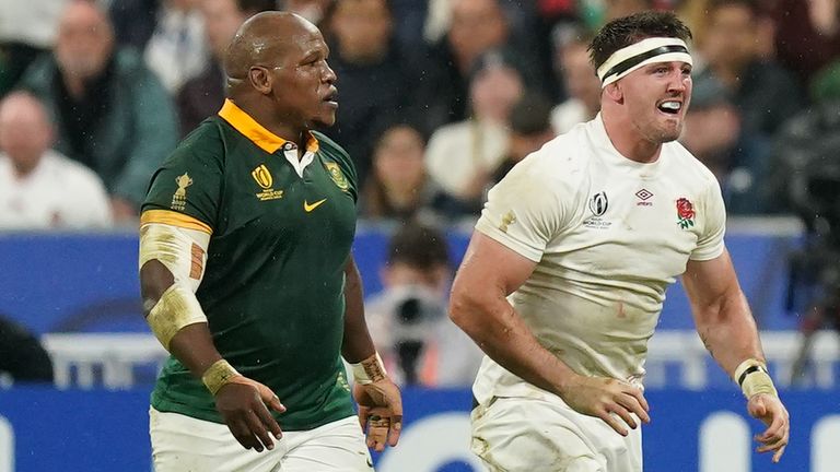 England&#39;s Tom Curry (right) and South Africa&#39;s Bongi Mbonambi (left) during the Rugby World Cup, semi final match at the Stade de France, Saint-Denis. England have until Monday morning to lodge a complaint after Tom Curry alleged he was the victim of a racist slur in Saturday&#39;s 16-15 World Cup semi-final defeat by South Africa. Picture date: Friday October 21, 2023.