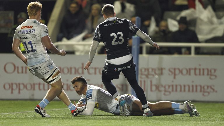 Henry Slade scores for Exeter