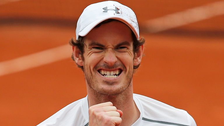 Britain&#39;s Andy Murray celebrates winning the quarterfinal match of the French Open tennis tournament against France&#39;s Richard Gasquet at the Roland Garros stadium in Paris, France, Wednesday, June 1, 2016. (AP Photo/Michel Euler)