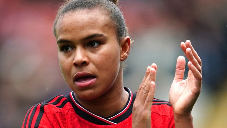 Nikita Parris Man Utd