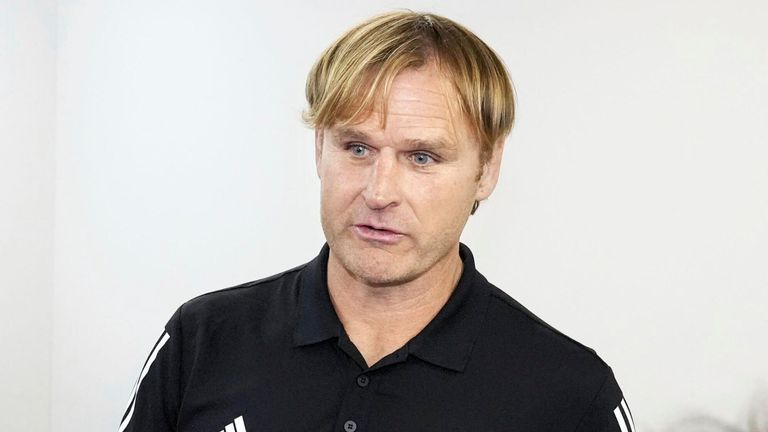 Scott Robertson, head coach of New Zealand&#39;s national rugby team, speaks to reporters at Tokyo&#39;s Prince Chichibu Memorial Rugby Ground on March 17, 2024, after watching a match between Brave Lupus Tokyo and Sagamihara Dynaboars. (Kyodo via AP Images) ==Kyodo