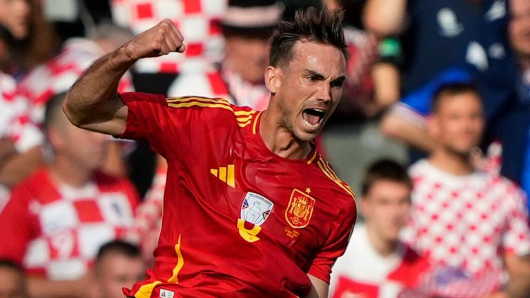 Fabian Ruiz celebrates after doubling Spain&#39;s lead against Croatia