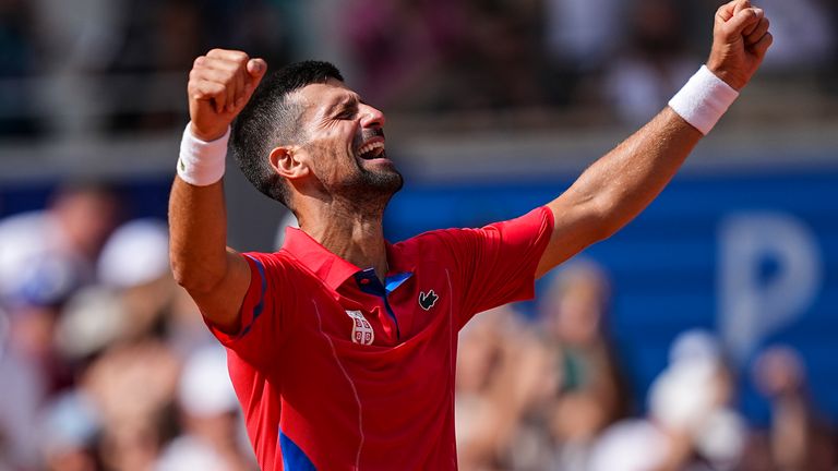 Novak Djokovic of Serbia celebrates after winning against Carlos Alcaraz of Spain during the Men&#39;s Singles Gold medal match on Court Philippe-Chatrier at Roland-Garros Stadium during the Paris 2024 Olympics Games on August 04, 2024 in Paris, France. AFP7 04/08/2024 (Europa Press via AP)