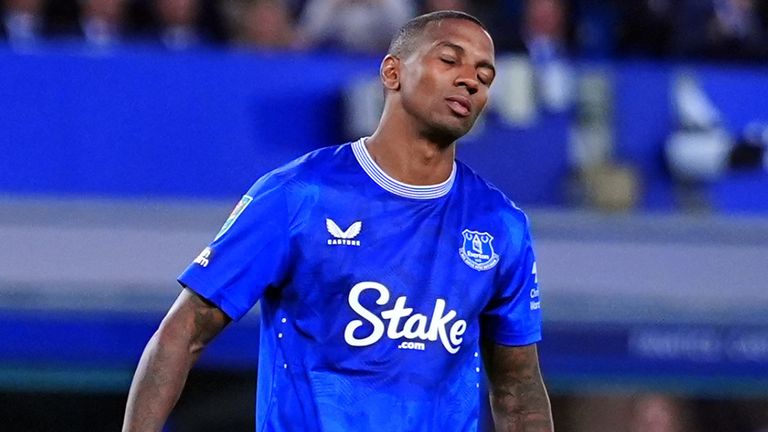 Everton&#39;s Ashley Young reacts after missing a penalty in the shoot-out against Southampton