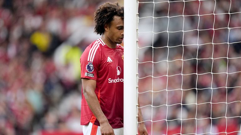 Manchester United's Joshua Zirkzee during the 3-0 defeat to Liverpool