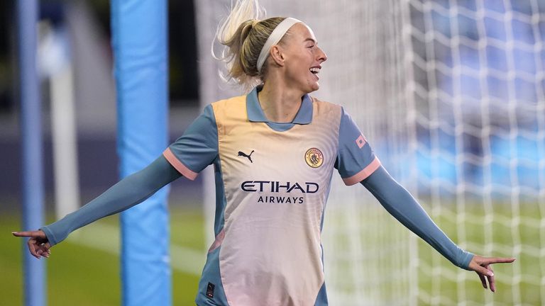 Chloe Kelly gave Man City an early lead on the night