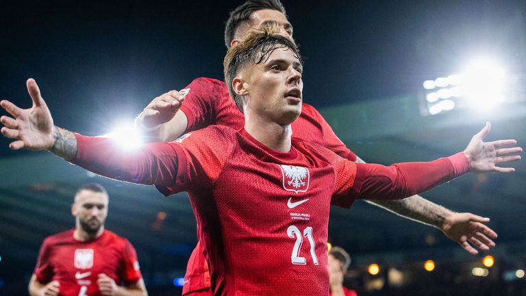 GLASGOW, SCOTLAND - SEPTEMBER 05: Poland&#39;s Nicola Zalewski celebrates after scoring to make it 3-2 during a UEFA Nations League - League A Group 1 match between Scotland and Poland at Hampden Park, on September 05, 2024, in Glasgow, Scotland. (Photo by Craig Williamson / SNS Group)