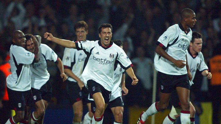 LONDON - SEPTEMBER 11: Fulham celebrate scoring a last minute goal (goal scorer Sylvain Legwinski 2nd left) to win 3-2 during the FA Barclaycard Premiership match between Fulham and Tottenham Hotspur at Loftus Road Stadium, London on September 11, 2002. (Photo by Ben Radford/Getty Images)