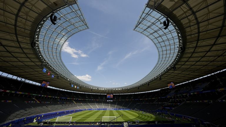 Hertha Berlin play in the Bundesliga 2 in Germany