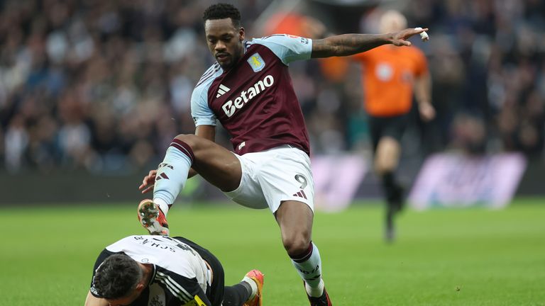 Jhon Duran fouls Fabian Schar, a challenge for which he received a red card