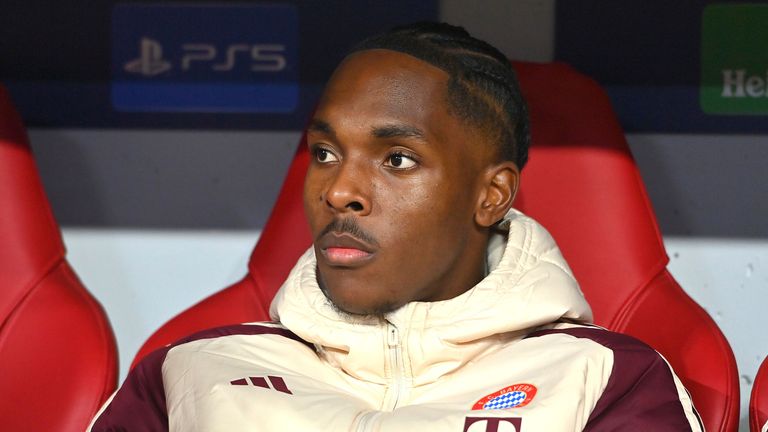 Mathys TEL (FCB), reserve bench, substitute bench, substitute player, reserve player, bench, supplementary player, action, single image, cropped single motif, portrait, portrait, portrait. Football Champions League / league phase, FC Bayern Munich - Benfica Lisbon 1-0 on November 6th, 2024, ALLIANZAREN A. ? Photo by: Frank Hoermann/SVEN SIMON/picture-alliance/dpa/AP Images