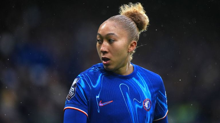 Lauren James in action for Chelsea against Arsenal