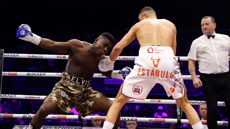 BEN SHALOM BOXXER ANOTHER LEVEL.PIC LAWRENCE LUSTIG/BOXXER.(PICS FREE FOR EDITORIAL USE ONLY).WEMBLEY ARENA 01-02-2025.COMMONWEALTH SUPER MIDDLEWEIGHT CHAMPIONSHIP.CALLUM SIMPSON v ELVIS AHORGAH