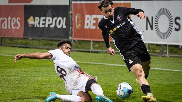 Jota Silva in action for Casa Pia