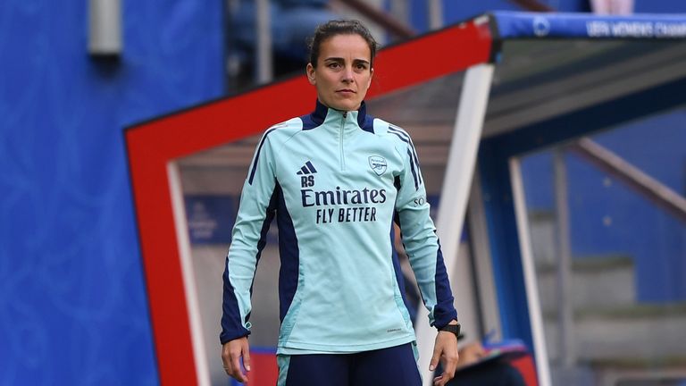 Arsenal boss Renee Slegers watches on during the 4-1 win against Lyon