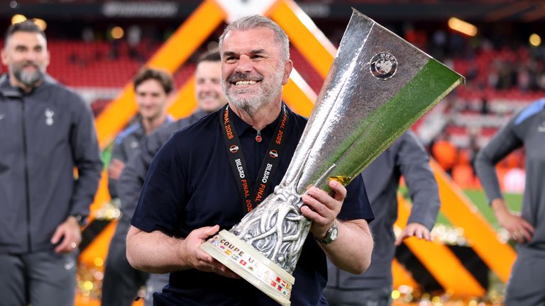 Ange Postecoglou with the Europa League trophy