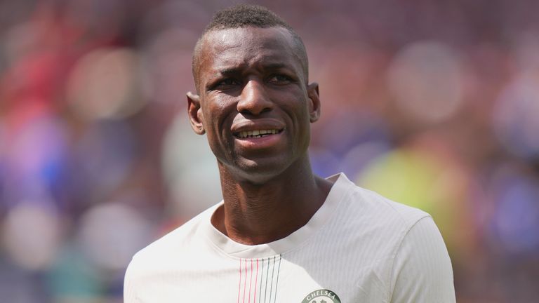 Chelsea's Nicolas Jackson left the pitch only minutes after coming on