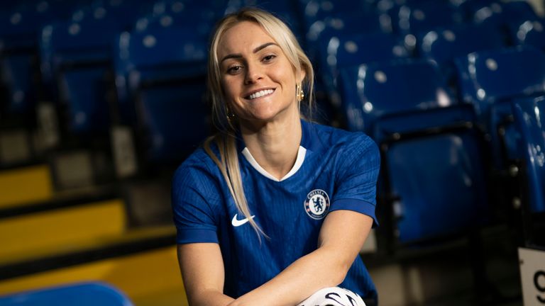 Australia international defender Ellie Carpenter poses for a photo (credit: Chelsea FC)