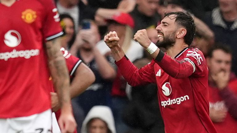 Bruno Fernandes celebrates his winning goal