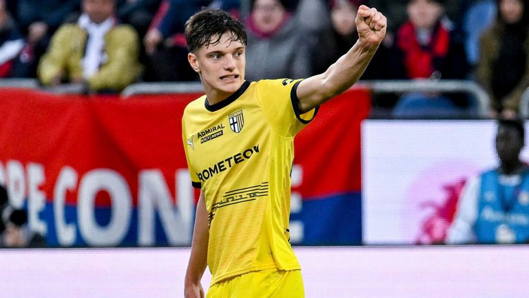 Parma's Giovanni Leoni is on his way to join Liverpool
