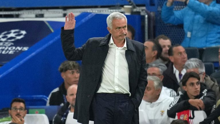 Benfica's head coach Jose Mourinho reacts during a Champions League opening phase soccer match between Chelsea and SL Benfica at Stamford Bridge stadium in London, Tuesday, Sept. 30, 2025. (AP Photo/Kin Cheung)