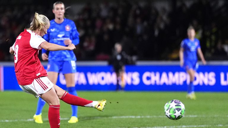 Arsenal's Beth Mead scores their side's first goal of the game during UEFA Women's Champions League
