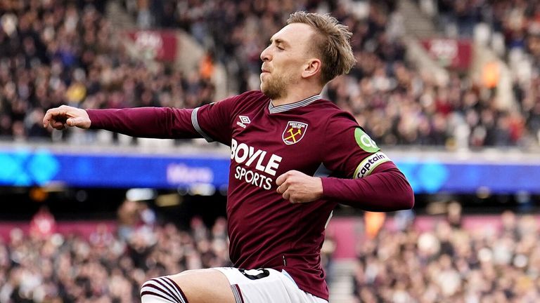 Jarrod Bowen celebrates after scoring West Ham's second goal against Sunderland