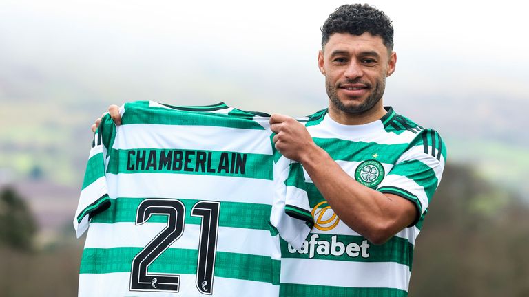 GLASGOW, SCOTLAND - FEBRUARY 07: New Celtic signing Alex Oxlade-Chamberlain is pictured at the Lennoxtown Training Centre, on February 07, 2026, in Glasgow, Scotland.  (Photo by Craig Foy / SNS Group)