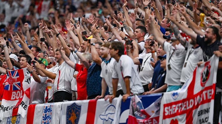 England fans belt out Wonderwall after beating DR Congo in Atlanta