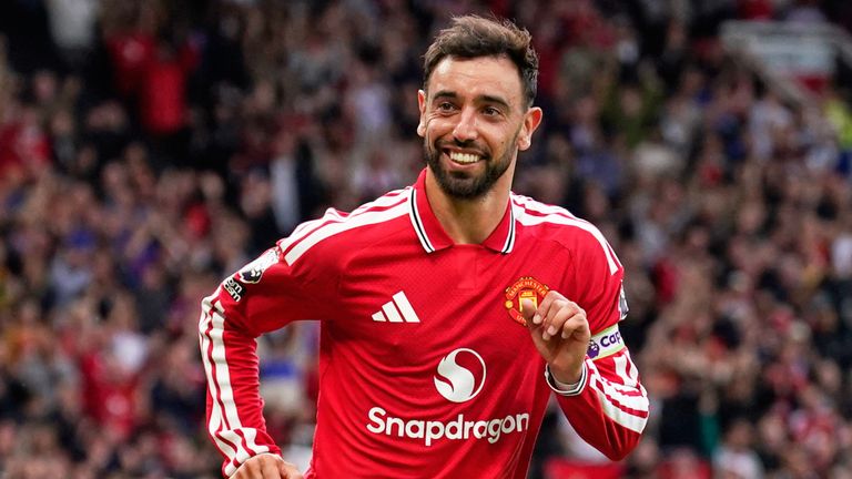 Bruno Fernandes played alongside Carlalberto Ludi at Novara